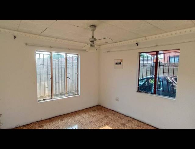 3 BEDROOM HOUSE FOR SALE IN PHILIP NEL PARK